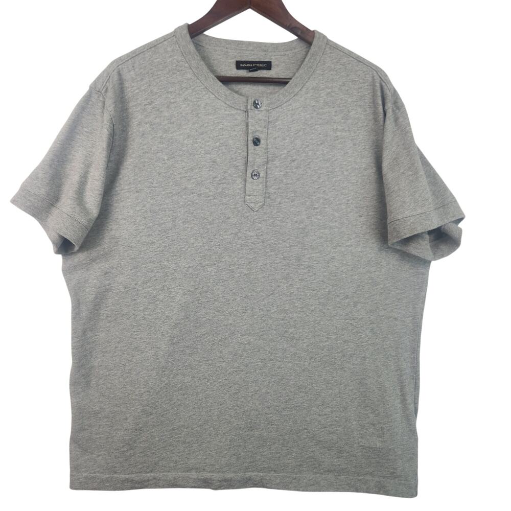 Banana Republic Gray Short Sleeve Henley Shirt